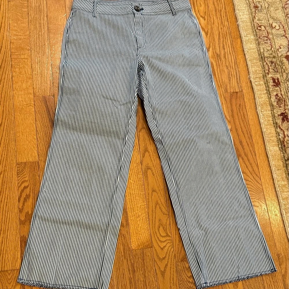 NWT VINEYARD VINES ladies blue/white striped cropped pants size 25